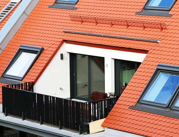 Dv Toiture est votre interlocuteur unique pour les travaux de couverture, de zinguerie et d’isolation autour de Nancy.